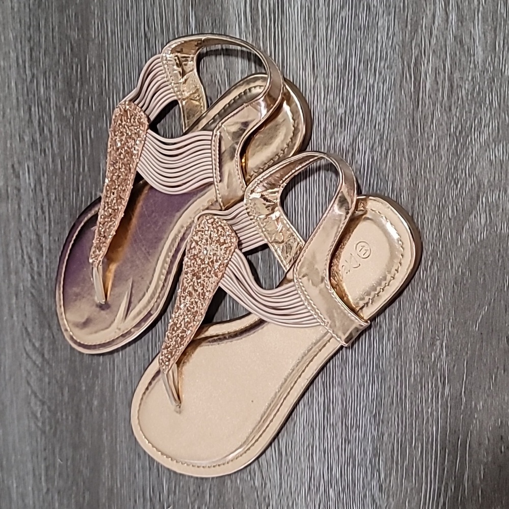 Women's Size 11 Sparkly Rose Gold sandals